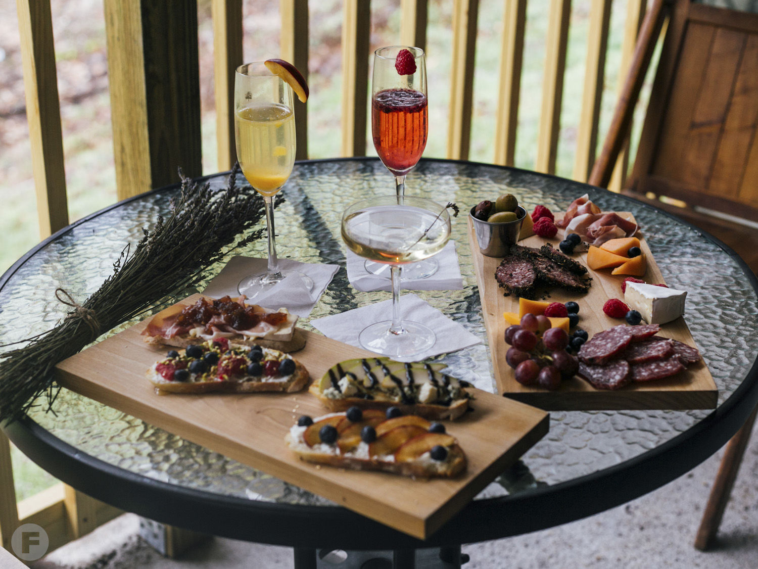 Outdoor Dining: Lavender Falls Farm